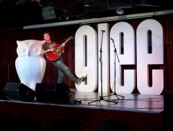 Frank-Turner-at-Glee-club