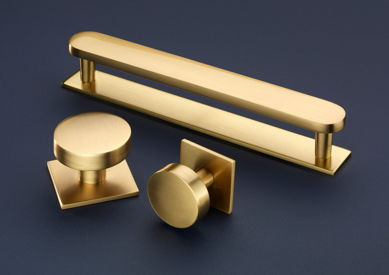 CA-Knobs-and-Brass-Handle-WP