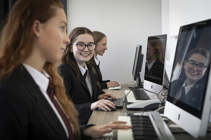 King-Edward-VI-Northfield-School-for-Girls-Computer-room