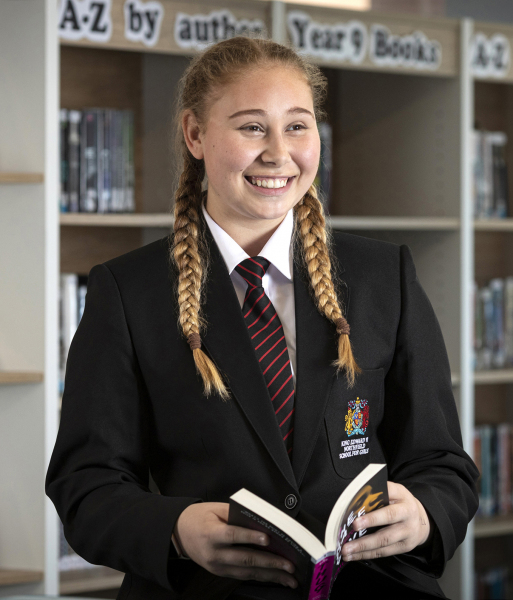 King-Edward-VI-Northfield-School-for-Girls-reading-in-Library
