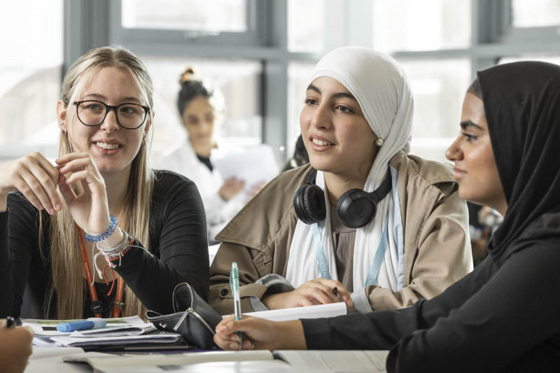 Lordswood-School-for-Girls-six-form-study