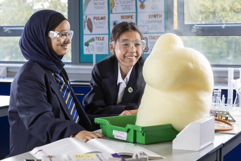 Lordswood-School-for-Girls-science-experiment