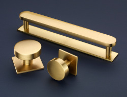 CA-Knobs-and-Brass-Handle-WP