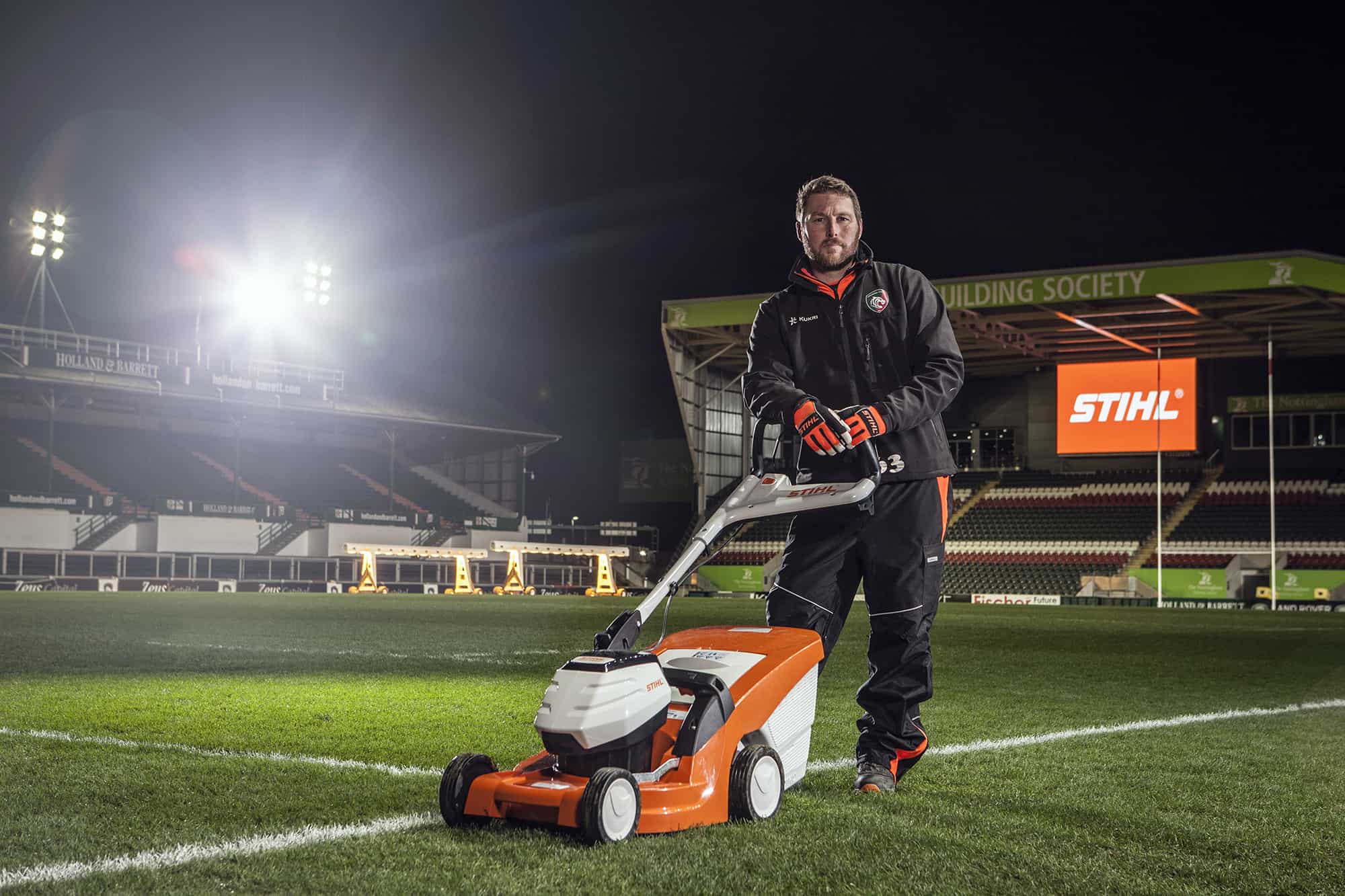 Там штиль. Stihl tombersports. Stihl Lawnmower. Андерсон штиль. Гринкипер.