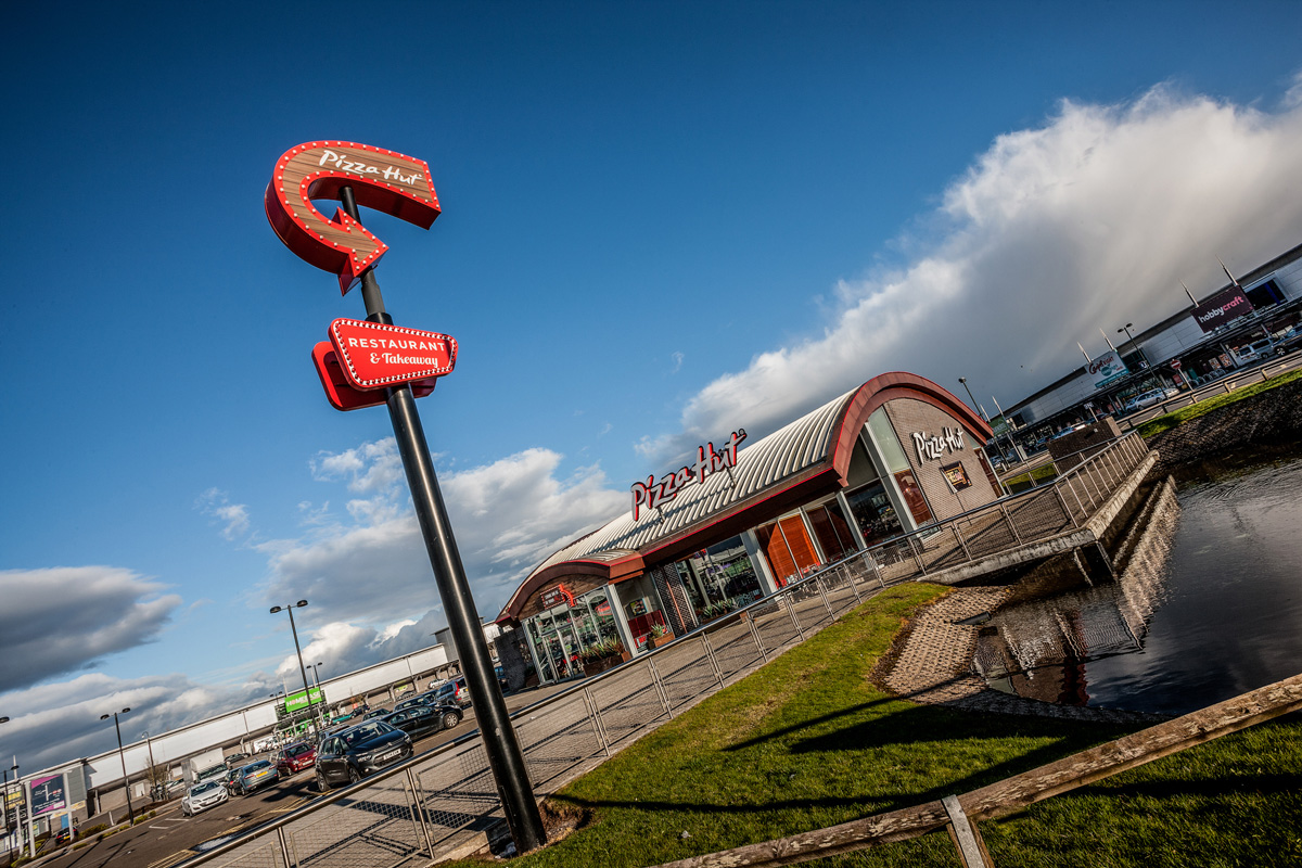 Pizza Hut at Kingsway retail Park Dundee Ross Vincent